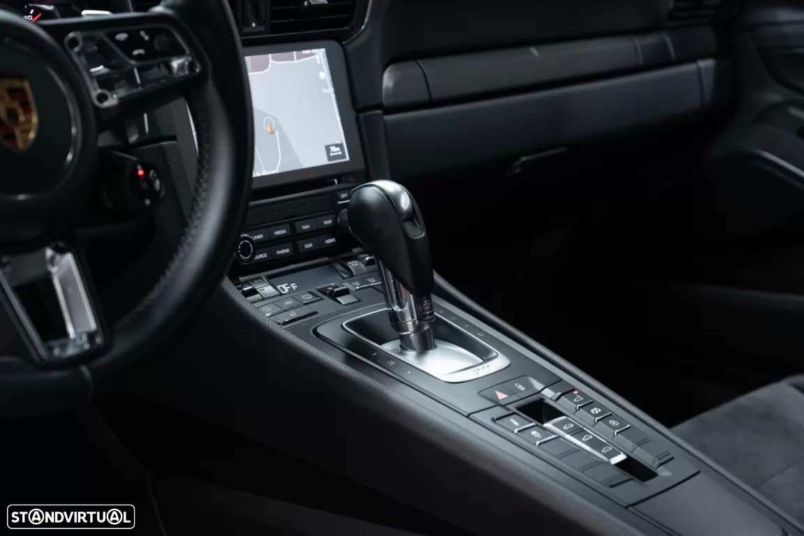 Porsche 911 (991) Carrera GTS PDK - 16