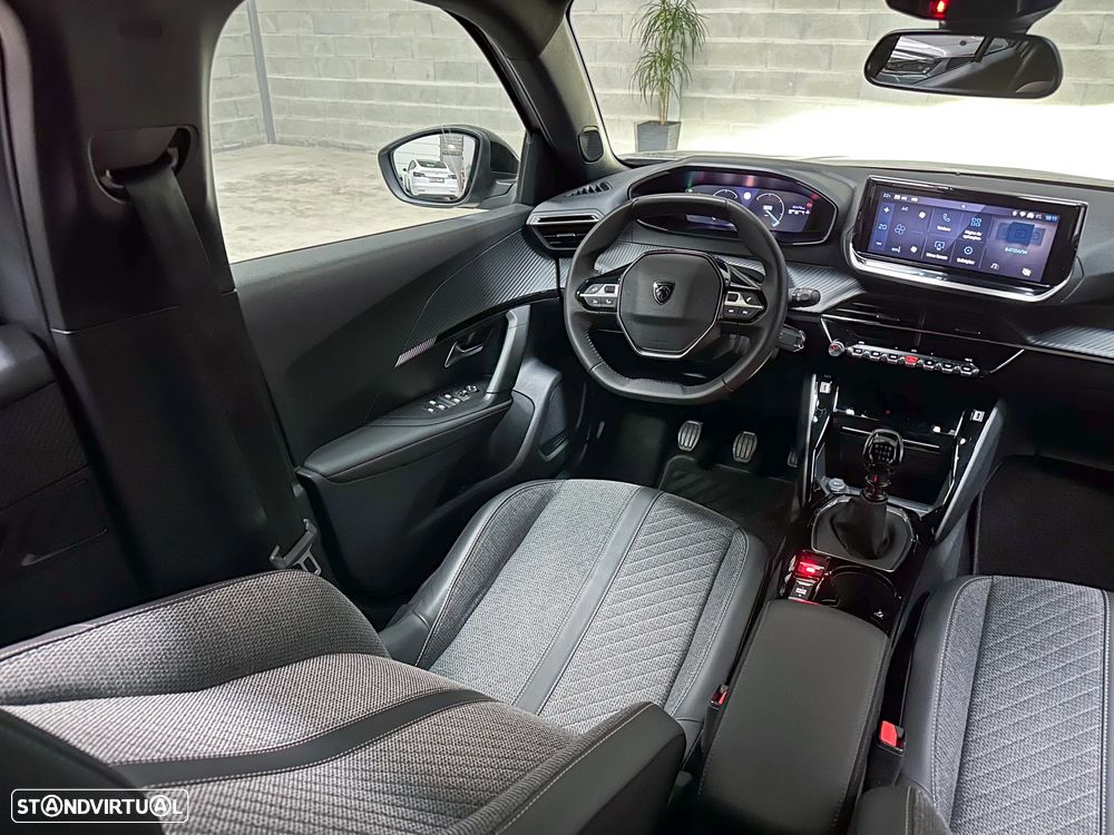 Peugeot 2008 1.2 PureTech Allure - 13