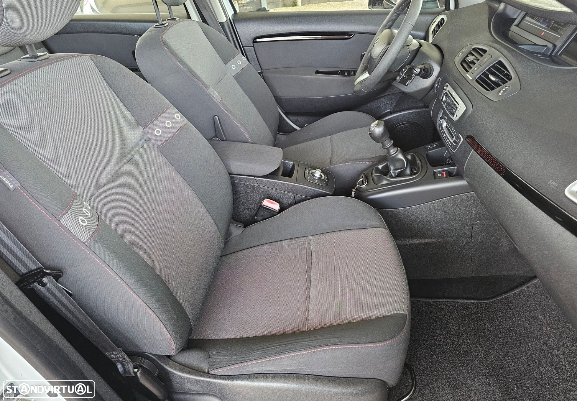 Renault Grand Scénic 1.5 dCi Dynamique S 7L - 23