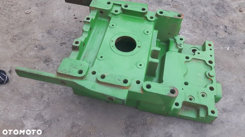 Obudowa WOM R554583 RE577309 JOHN DEERE 6210R - 2