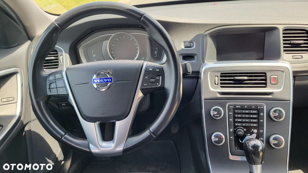 Volvo S60 T3 Kinetic - 11
