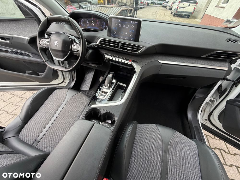 Peugeot 3008 PureTech 130 Stop & Start GPF EAT8 Allure - 8