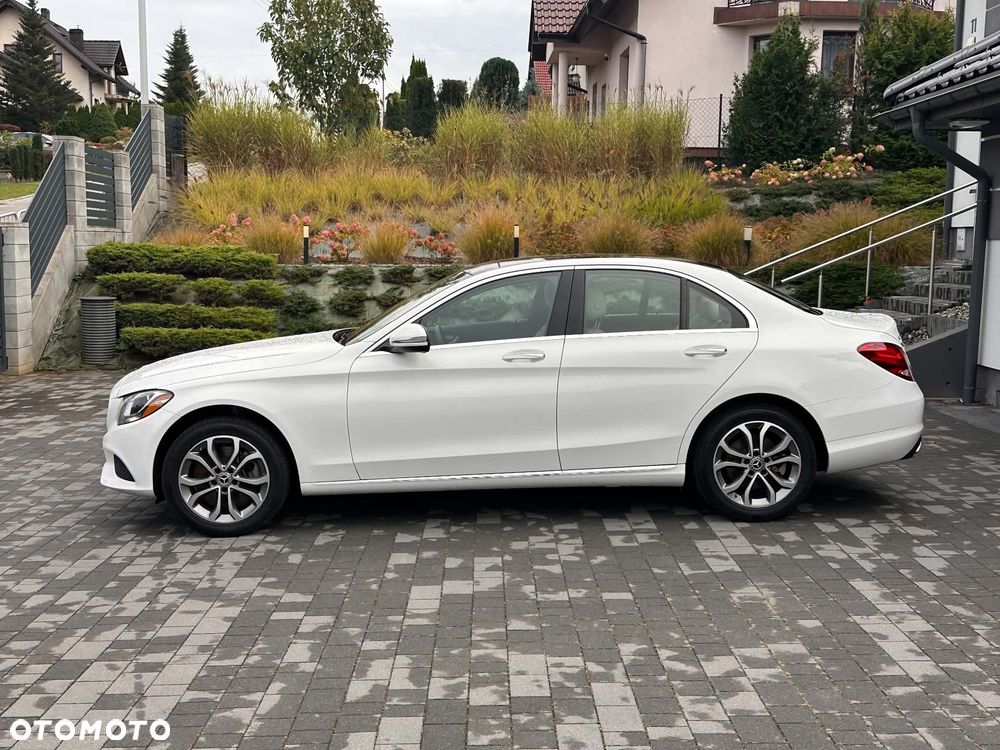 Mercedes-Benz Klasa C 300 9G-TRONIC Edition - 4