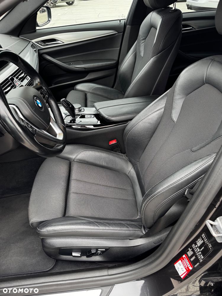 BMW Seria 5 520d Sport Line - 24