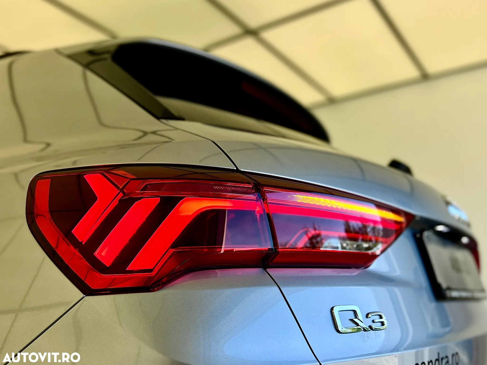 Audi Q3 2.0 35 TDI S tronic Advanced - 9