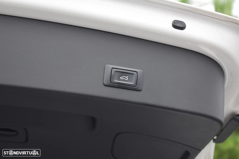 Audi A6 Avant 2.0 TDi Exclusive S tronic - 43