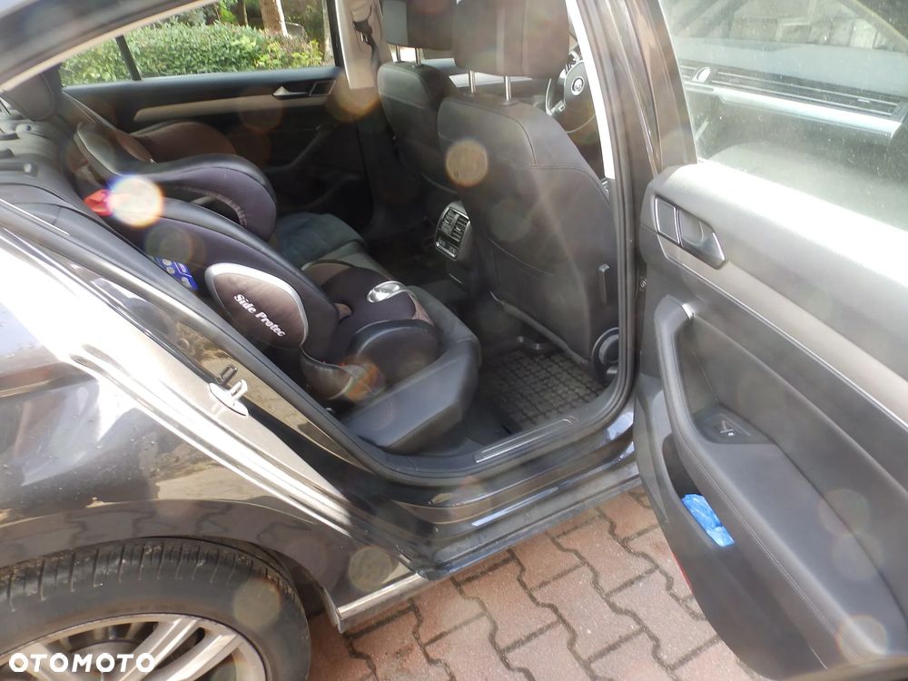 Volkswagen Passat - 2