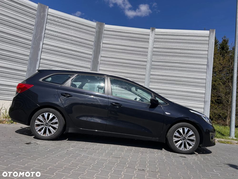 Kia Ceed 1.6 GDI Dream-Team Edition - 6