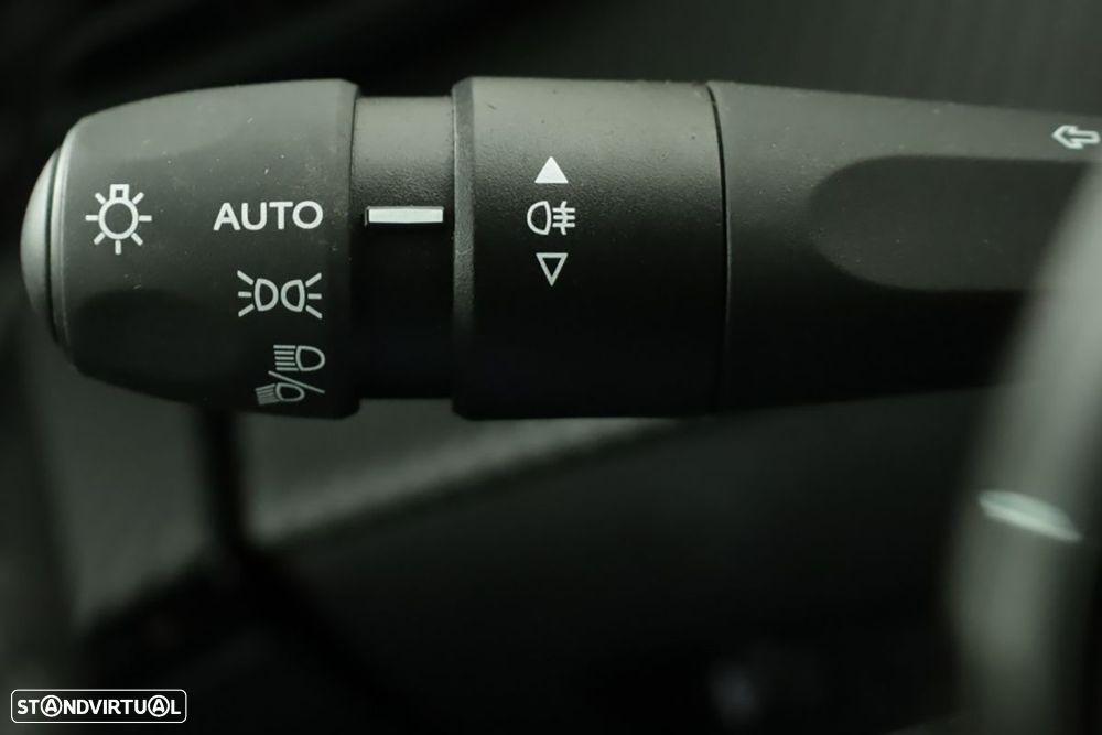 Peugeot e-208 51 kWh Allure - 17