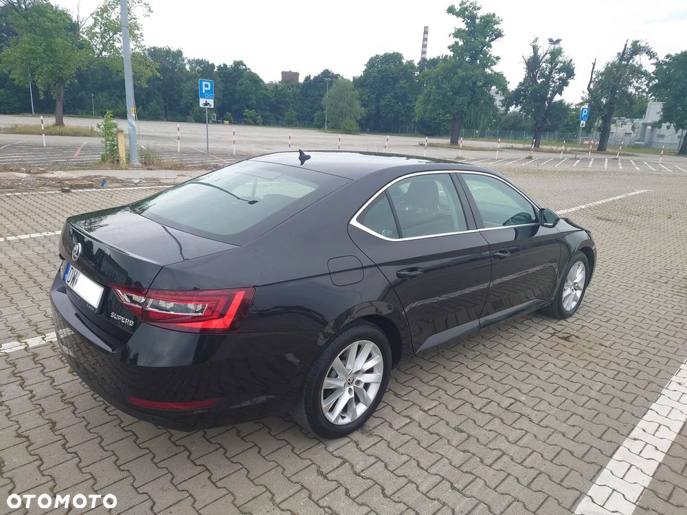 Skoda Superb 2.0 TDI Style DSG - 2