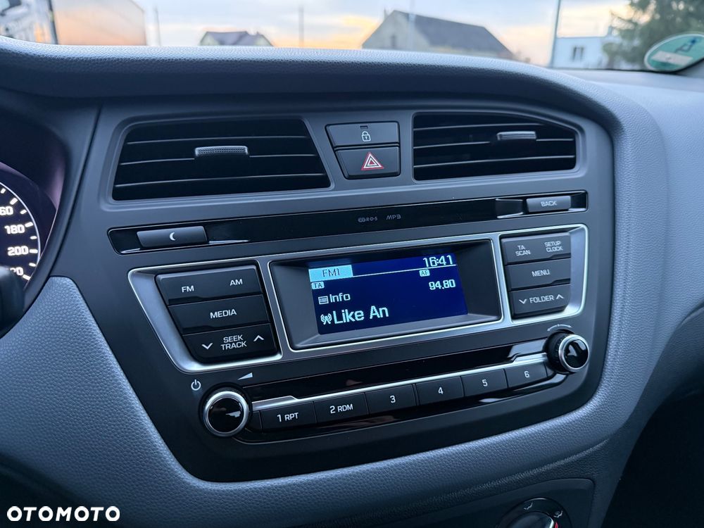 Hyundai i20 1.2 Trend - 18