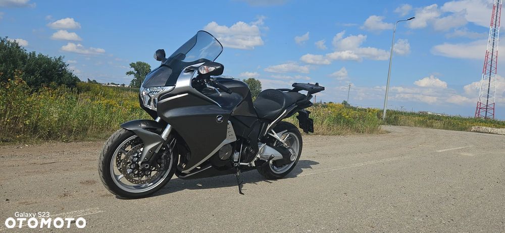 Honda VFR - 2