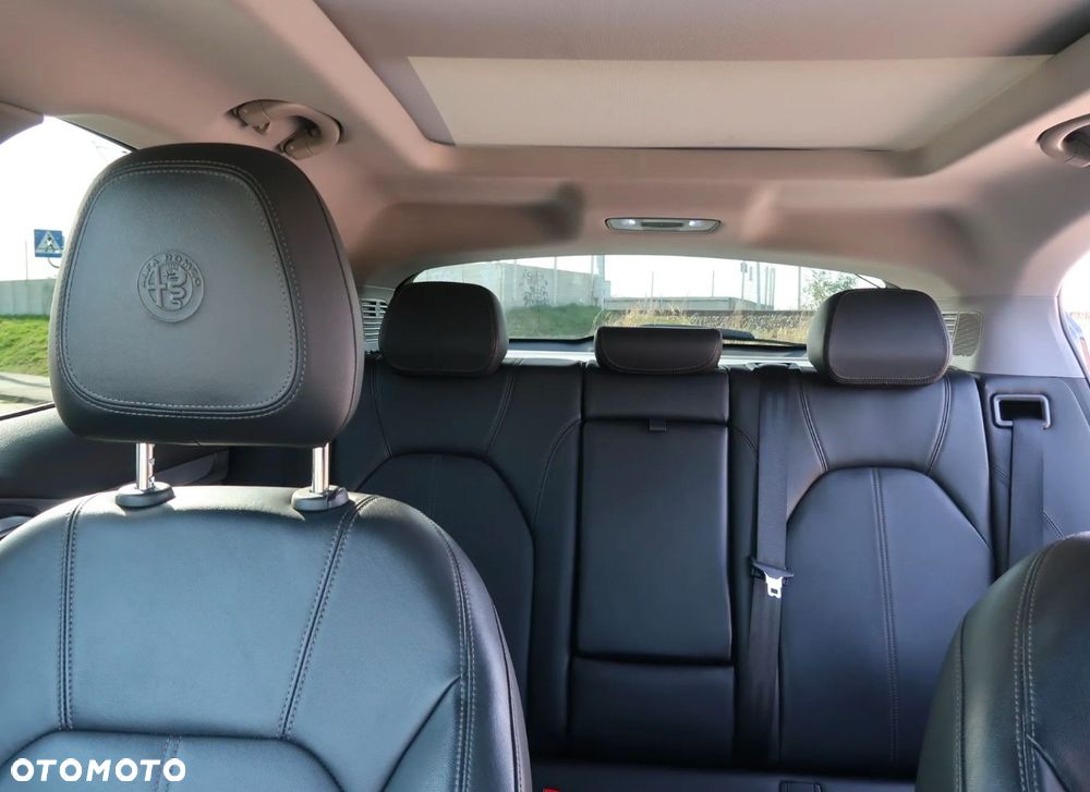 Alfa Romeo Stelvio 2.0 Turbo 16V AT8-Q4 Ti - 16