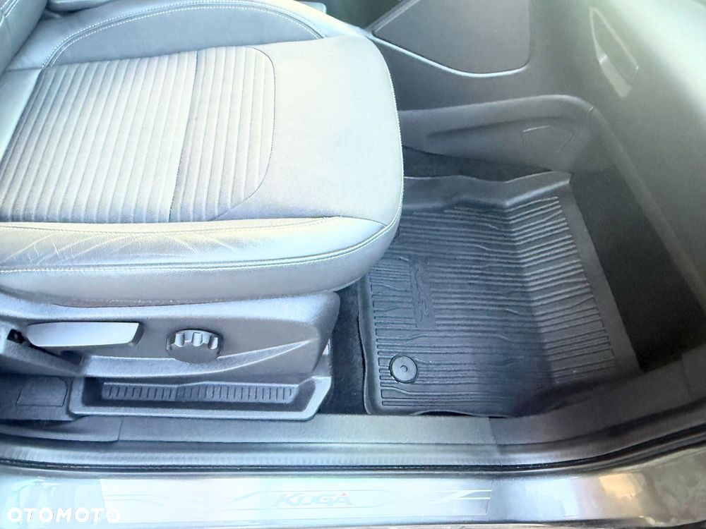 Ford Kuga 2.0 TDCi AWD Titanium - 13