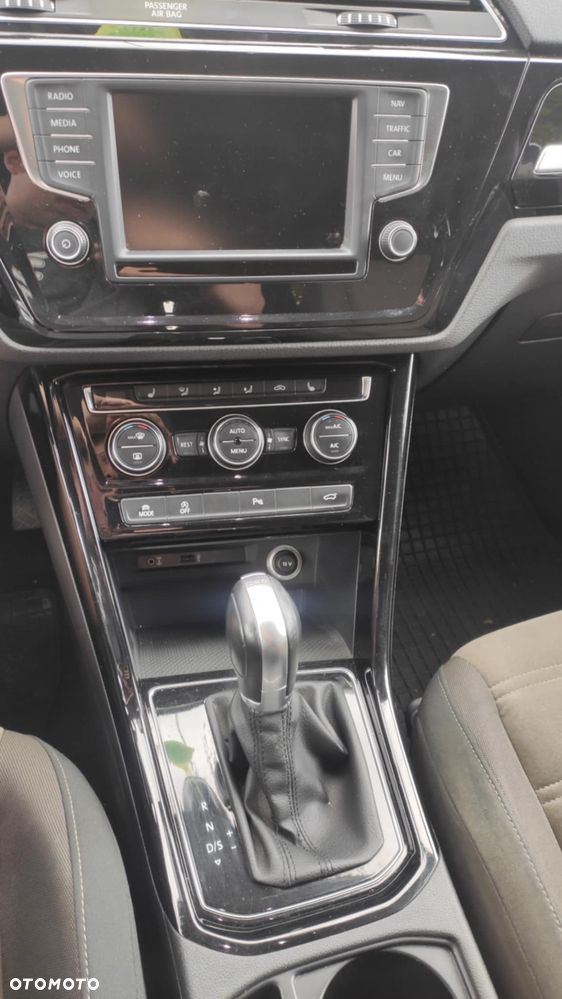 Volkswagen Touran 2.0 TDI BMT Highline DSG - 9