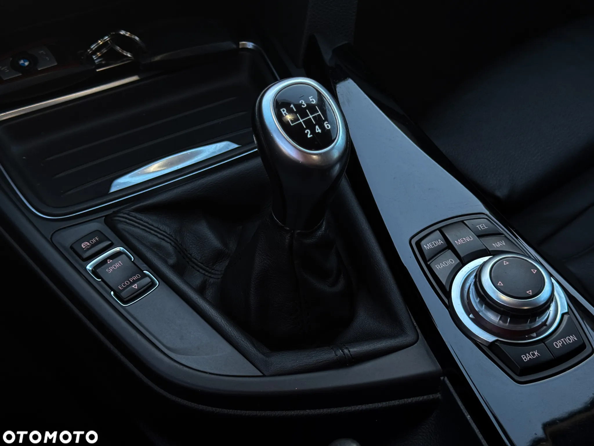 BMW Seria 3 318d Sport Line Shadow - 13