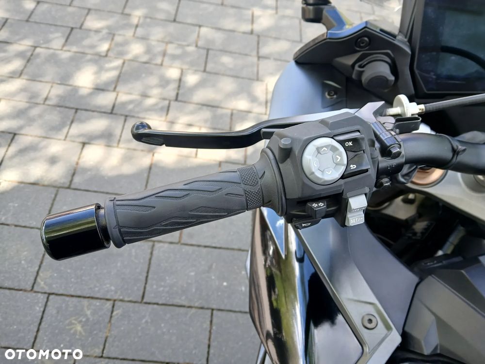 Suzuki GSX 1000 - 20