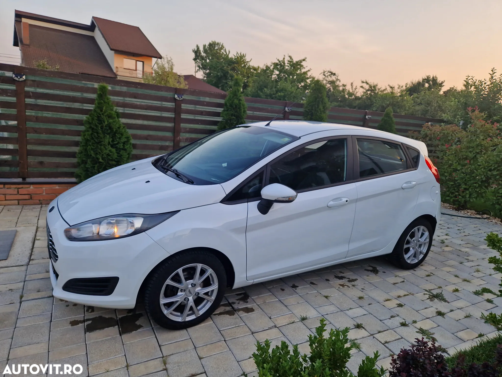 Ford Fiesta 1.6 TDCi DPF Trend - 11