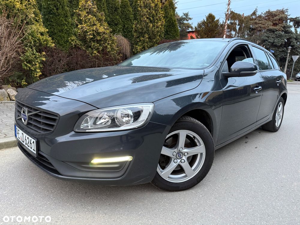 Volvo V60 D2 Momentum - 2