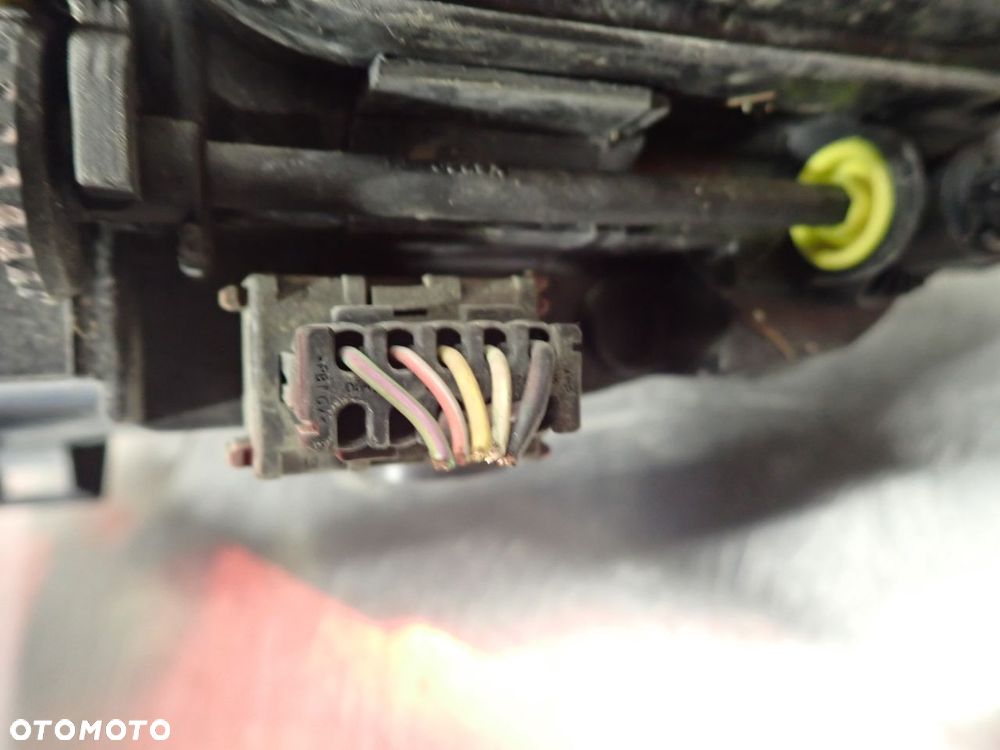 LAMPA PRAWA PRZEDNIA OPEL CORSA D - 3