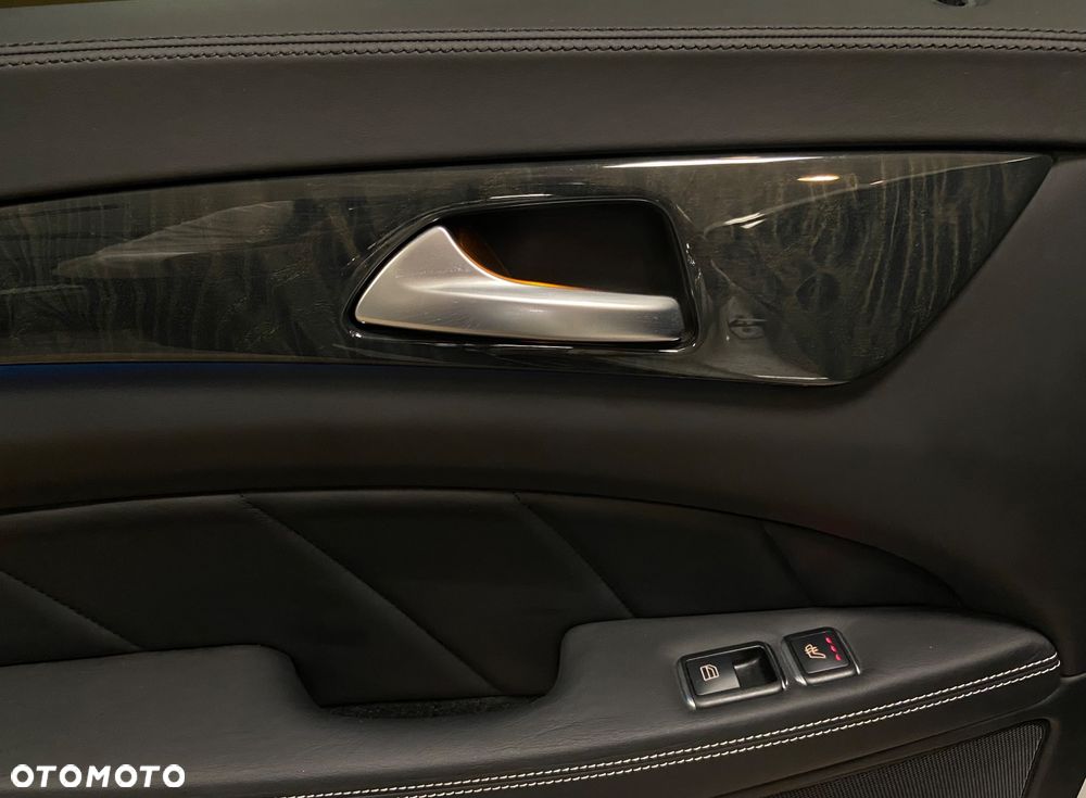 Mercedes-Benz CLS 500 4Matic 7G-TRONIC - 30