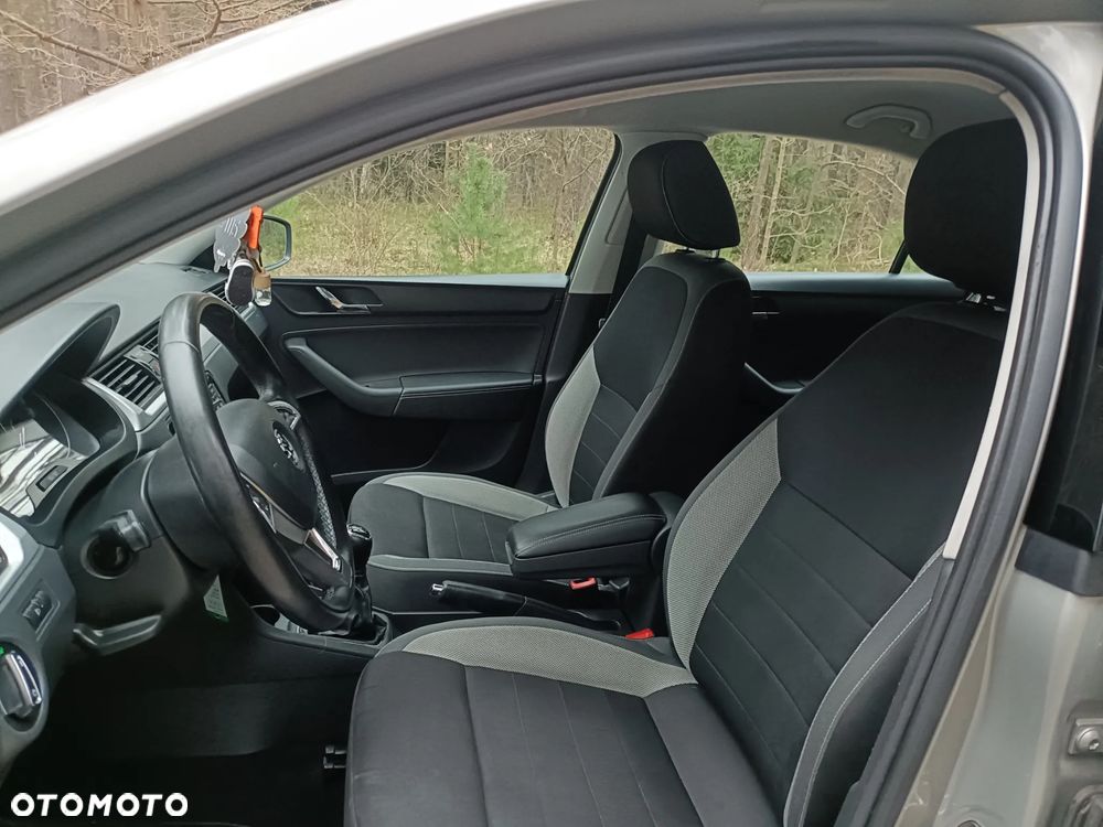 Skoda RAPID 1.2 TSI Active - 9