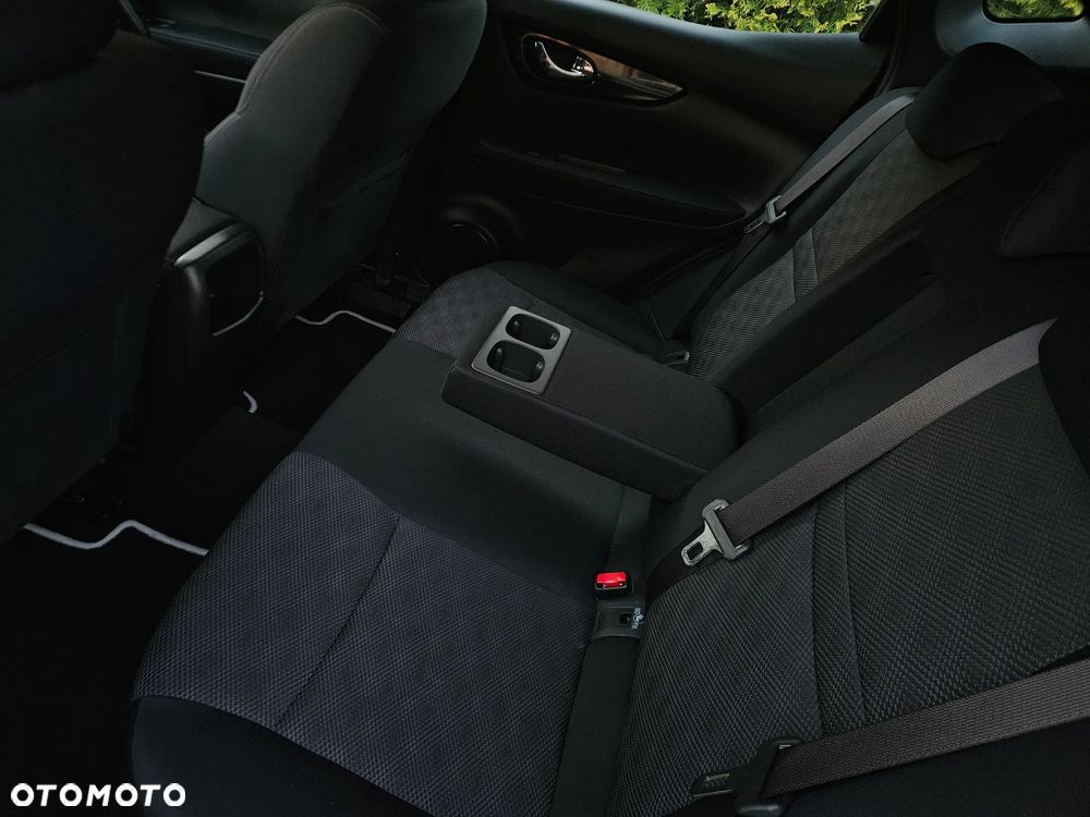 Nissan Qashqai 1.6 DCi N-Connecta - 28