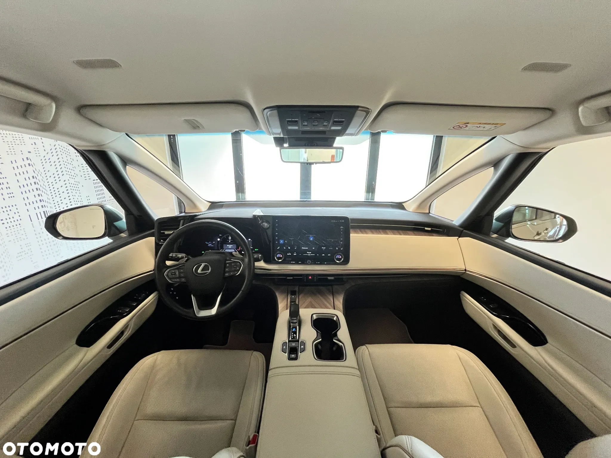 Lexus LM 350h Omotenashi - 17
