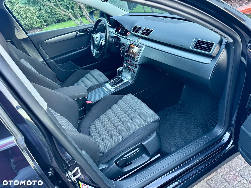 Volkswagen Passat 2.0 TDI Comfortline DSG - 12
