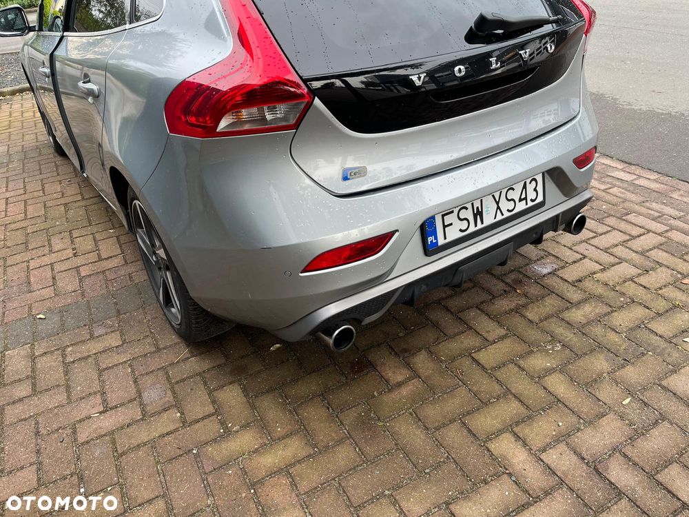 Volvo V40 D2 R-Design - 4