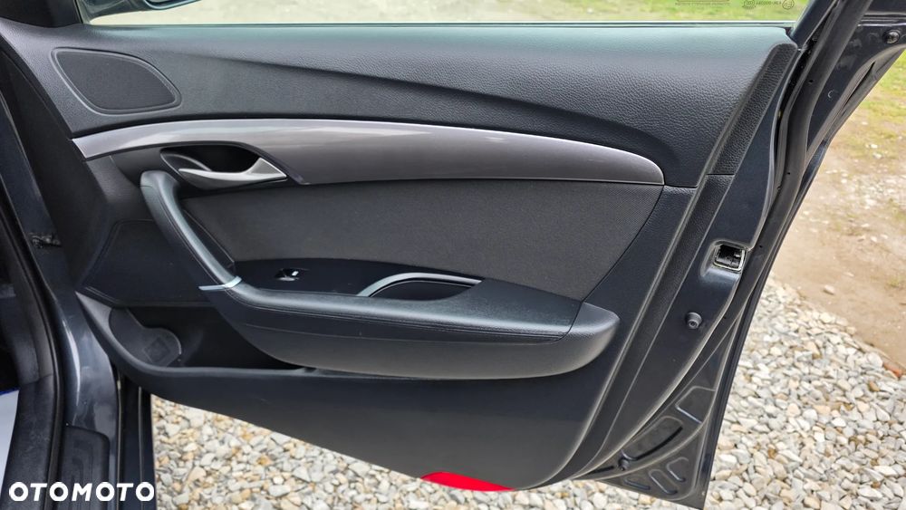 Hyundai i40 Kombi blue 1.6 Family - 23