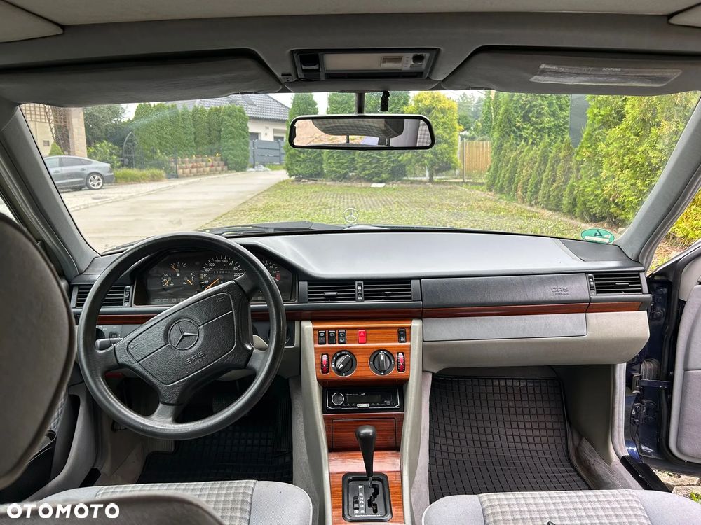 Mercedes-Benz Klasa E - 16