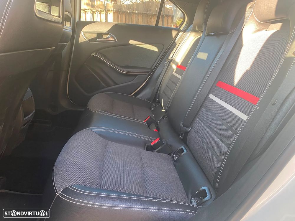 Mercedes-Benz A 180 CDI (BlueEFFICIENCY) Urban - 4