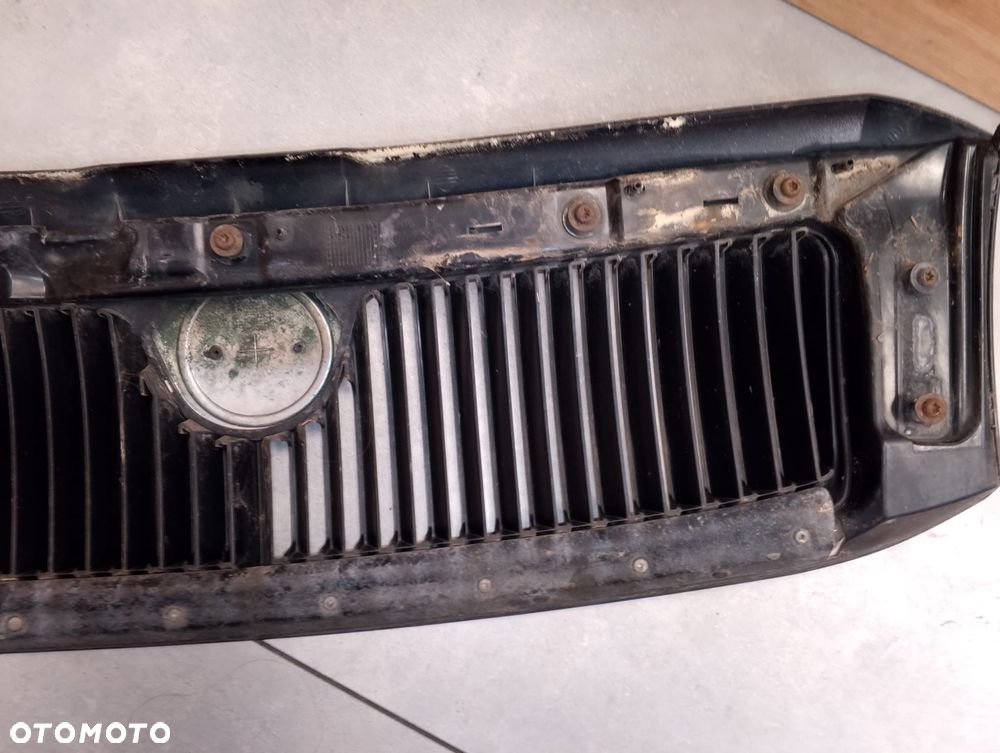Skoda Superb I Grill / Atrapa Grilla / atrapa przednia / grill przedni / osłona chłodnicy | Przedlift | Lakier 9910 LF9R LC9Z 1Z1Z - 5