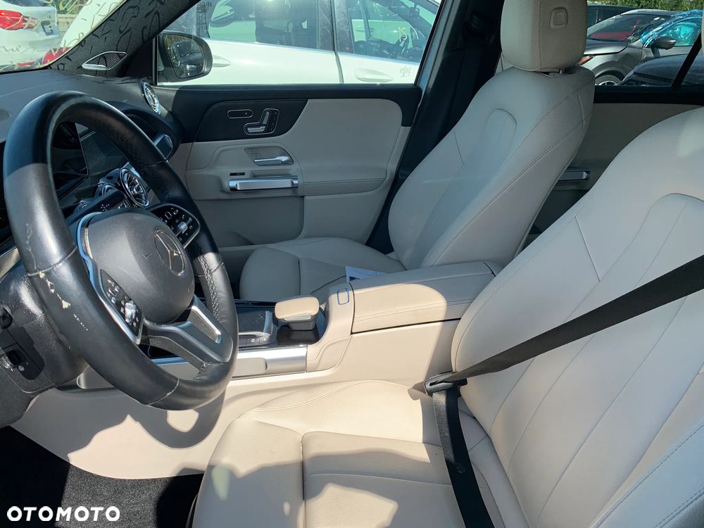 Mercedes-Benz GLB 250 4-Matic 8G-DCT - 23