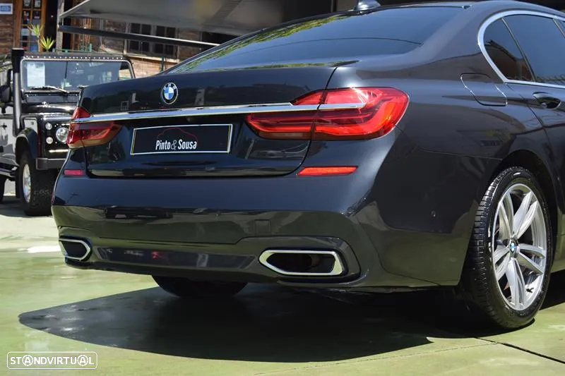 BMW 730 d Pack M - 11