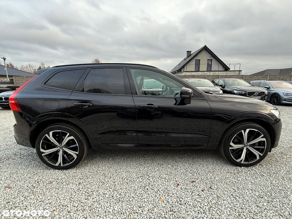 Volvo XC 60 B4 D AWD Ultimate Dark - 17