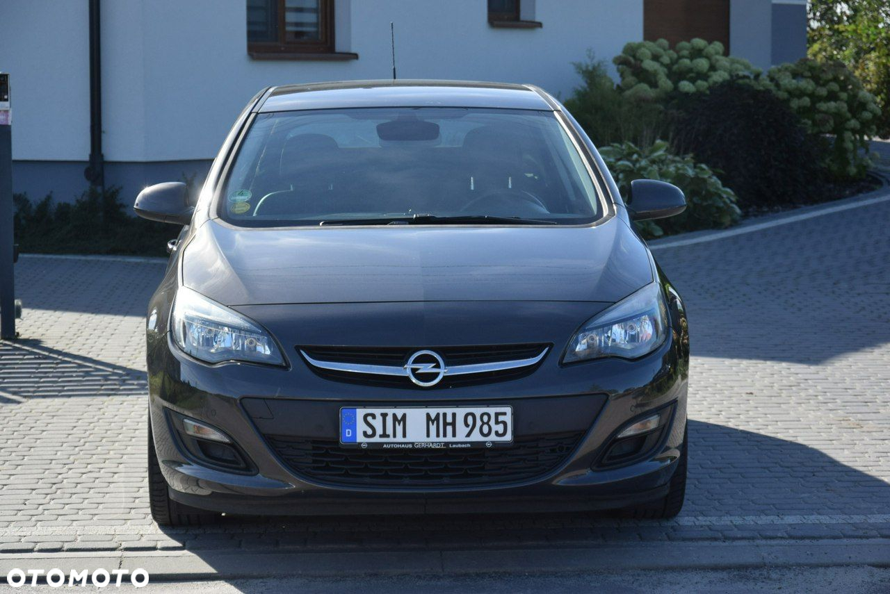 Opel Astra 1.4 Turbo 150 Jahre - 2
