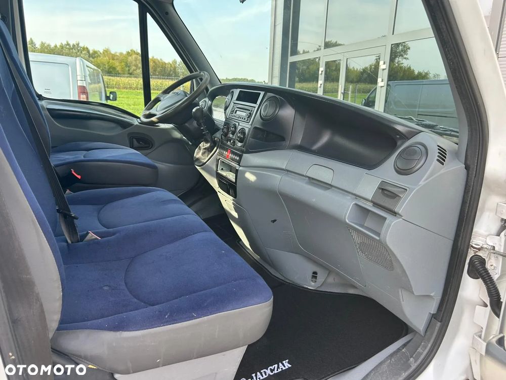 Iveco Daily 50C18 35C18 3.0 HPI żuraw HDS Palfinger PC3300 2090kg SKRZYNIA 3,6m **Super stan** - 17