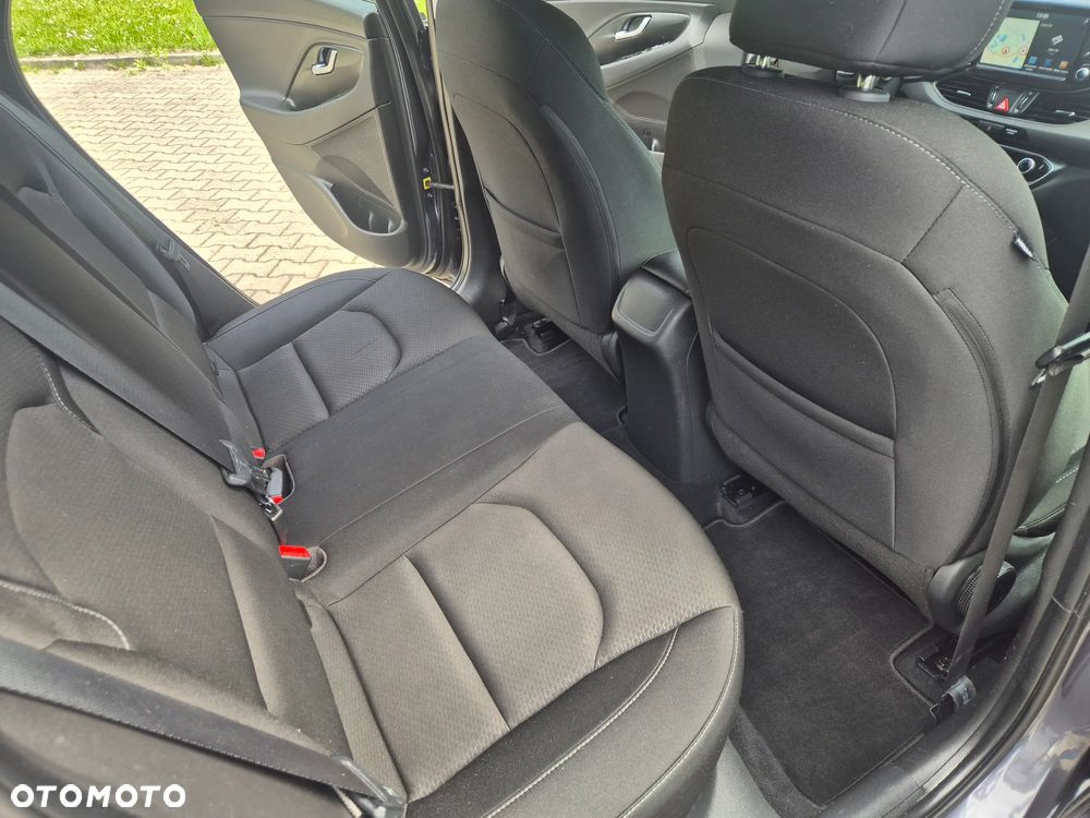 Hyundai i30 1.4 Trend - 11