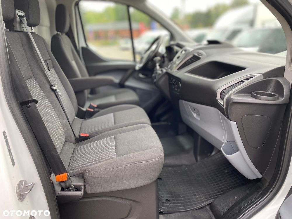 Ford TRANSIT CUSTOM - 16