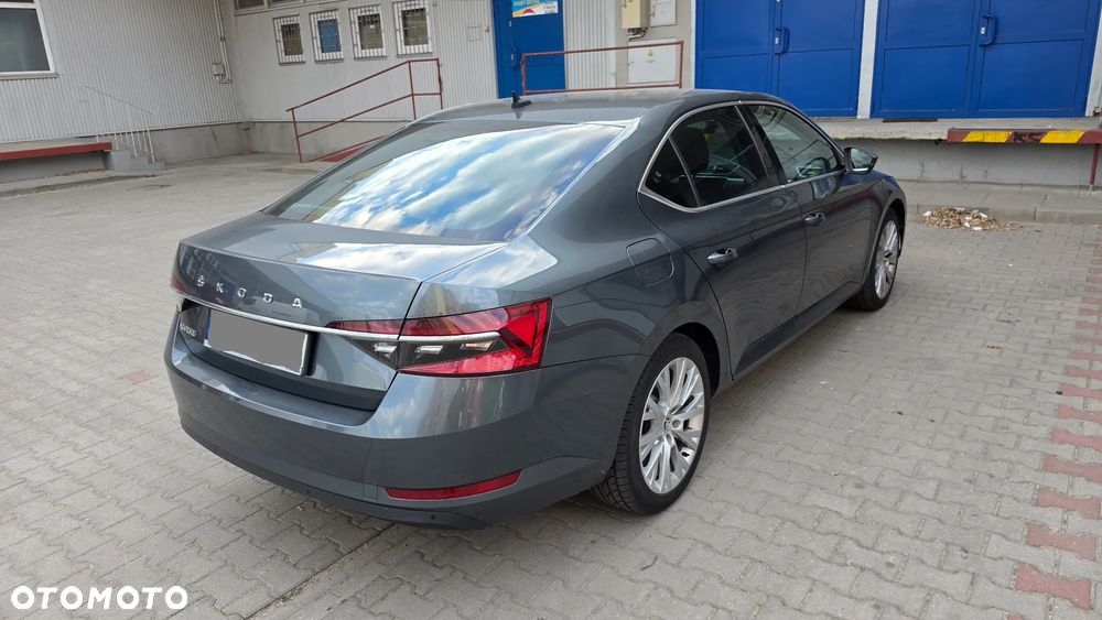 Skoda Superb 2.0 TDI SCR Ambition DSG - 24