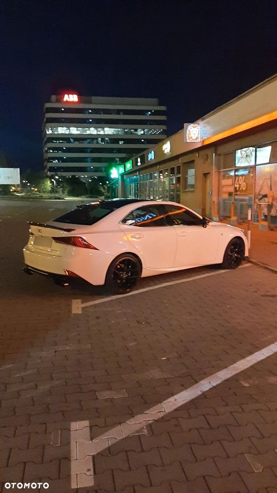 Lexus IS 200t F Sport - 16