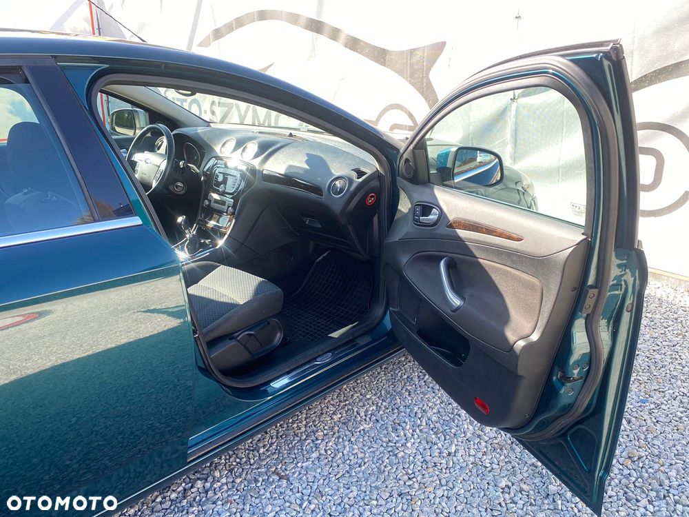 Ford Mondeo 2.0 TDCi Ghia - 29