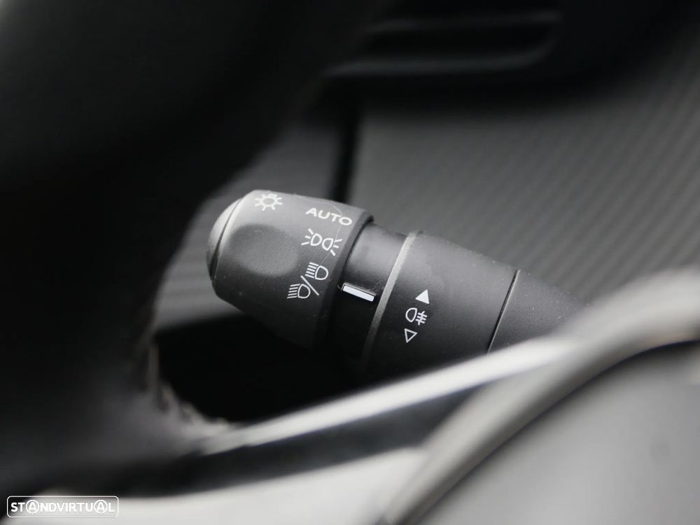 Peugeot 208 1.2 PureTech Allure - 8