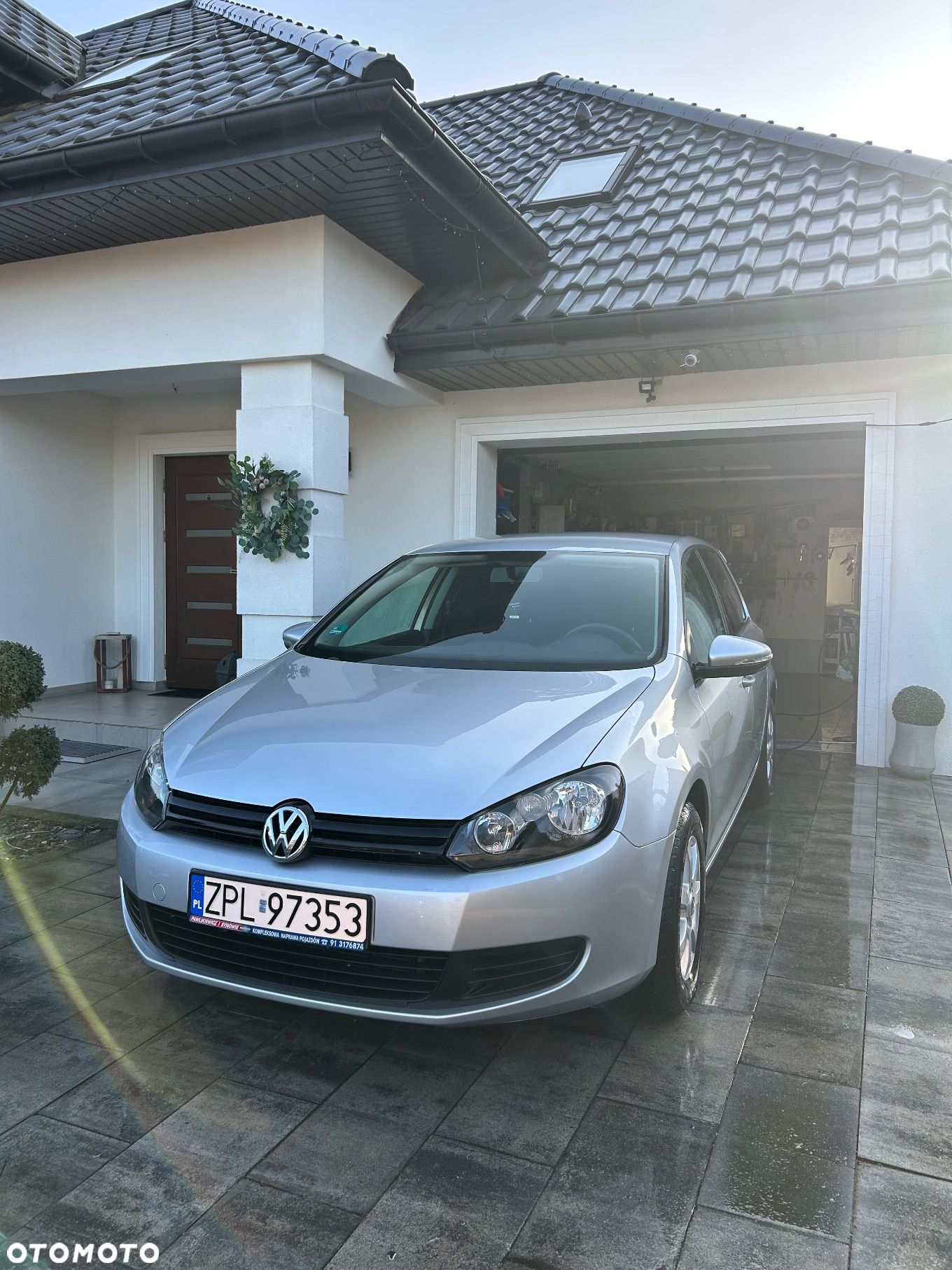 Volkswagen Golf - 1