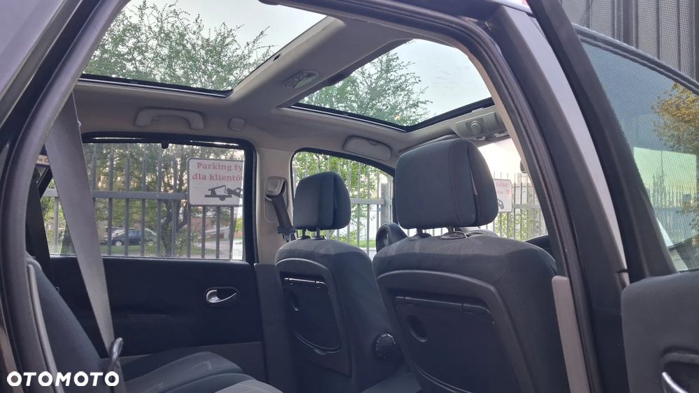Renault Grand Scenic - 10
