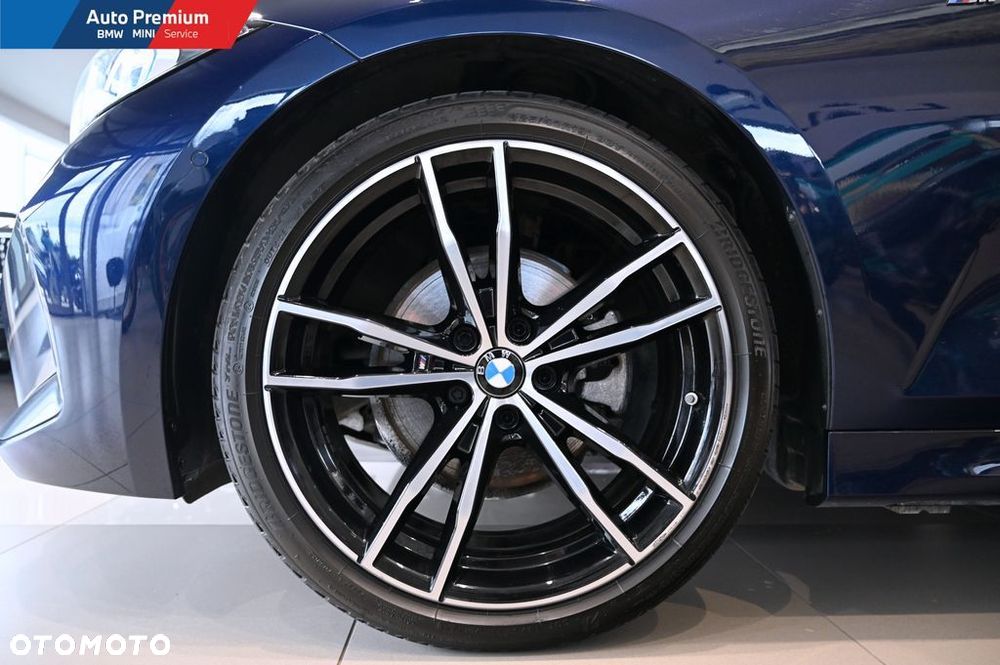 BMW Seria 3 320d xDrive mHEV - 24