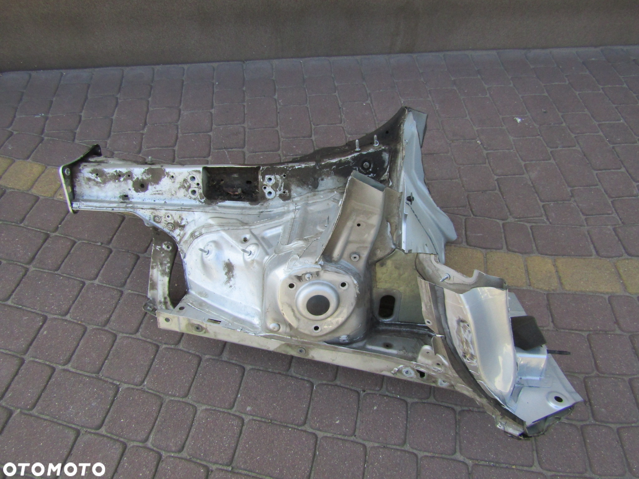 PODŁUŻNICA ĆWIARTKA LEWY PRZÓD SKODA OCTAVIA III LIFT KOMBI  13 20R - 2