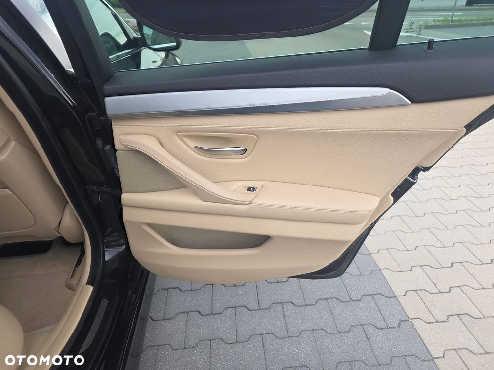 BMW Seria 5 535d xDrive - 9